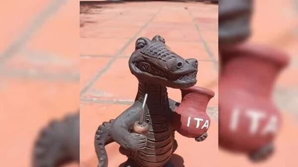 Causa furor obra de yacaré con tereré