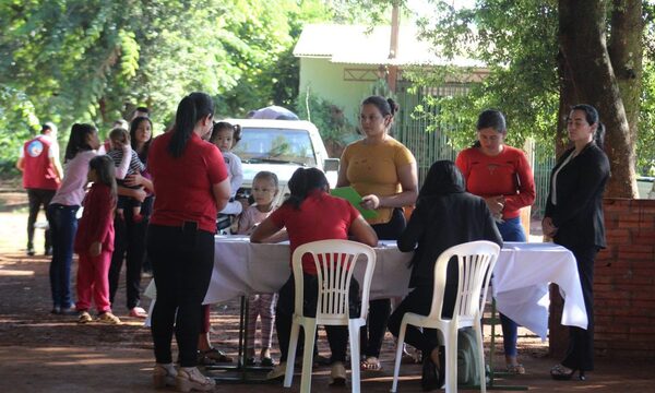 Brindan asistencias en barrios de Santa Rita