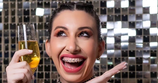 Yemmy Melina, la comediante que visita moteles y “te lo” cuenta todo - EPA