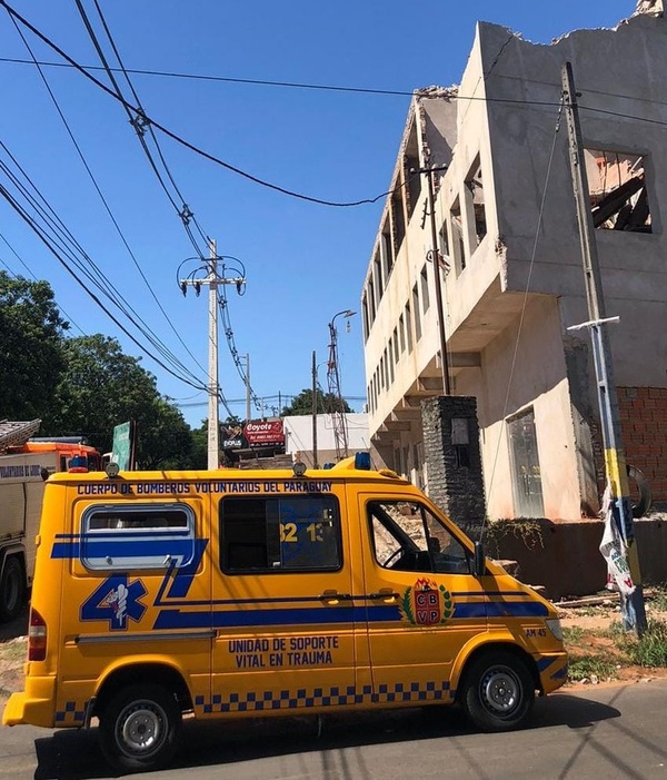 Víctimas del edificio derrumbado están estables, asegura médico - trece