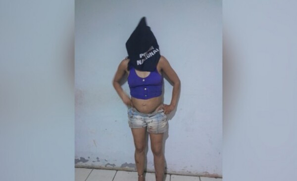 Embarazada fue capturada tras robar celular y herramientas