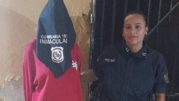 Golpeó a su mamá porque le pidió que baje el volumen de la música y quedó detenida - Noticiero Paraguay