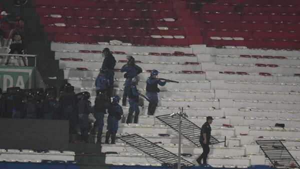 La Policía explica el ingreso tardío de los cascos azules