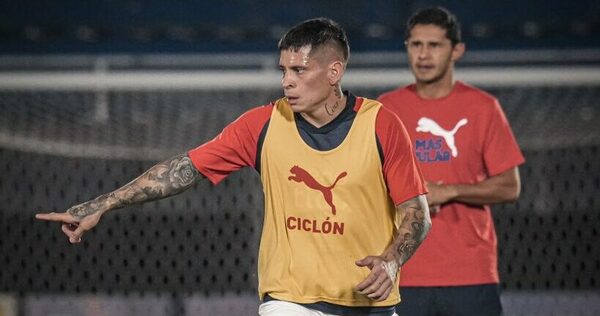 Versus / La enorme tristeza de Juan Manuel Iturbe: "Mataron al fútbol"