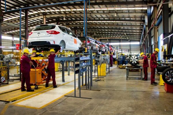 Brasil exonera USD 100 millones en impuestos a autopartistas paraguayos - La Clave