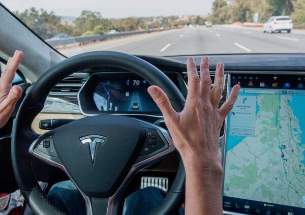 Tesla quiere llevar su IA mas alla