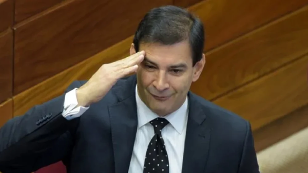 Silvio Ovelar tilda de “herencia” los millonarios cargos en el Senado y defiende a su amigo jefe