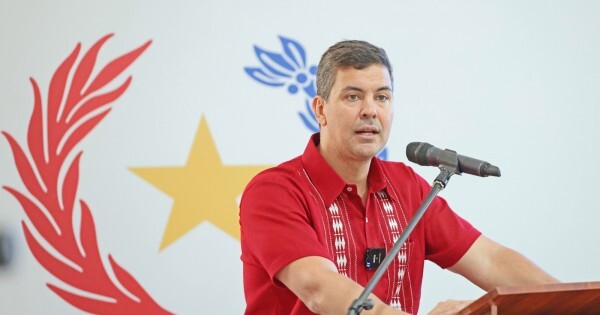 La oposición dice que Peña busca instalar a sus "súper ministros" y herir de muerte a los municipios