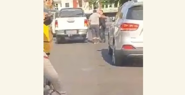 Agresión a trabajador en Lambaré por seguridad del Gobierno