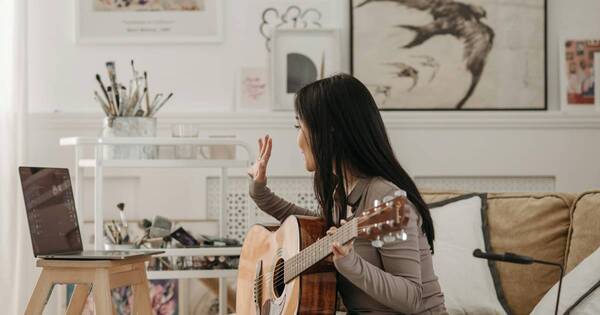 La Nación / Sepa los increíbles beneficios para la salud de tocar un instrumento musical
