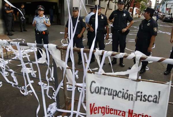 Paraguay sigue como subcampeón sudamericano en corrupción - Política - ABC Color
