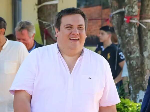 Construcción de canchas antes que el almuerzo escolar en Guairá - Política - ABC Color