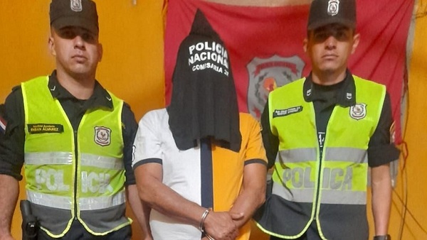 DETIENEN A VENDEDOR DE DROGAS E INCAUTAN SU VEHÍCULO