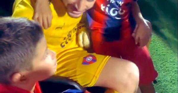 La Nación / Jean ayudó a calmar a niños asustados