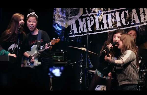 Proyectarán el documental musical “Amplificadas” - Música - ABC Color