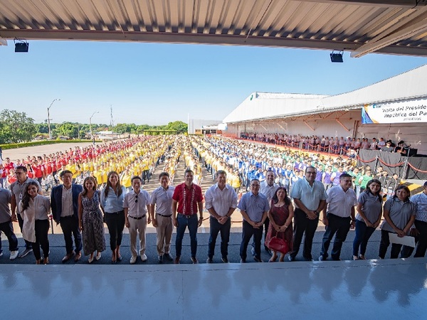 Peña se compromete a generar posibilidades de empleo entre sector público y privado - La Tribuna