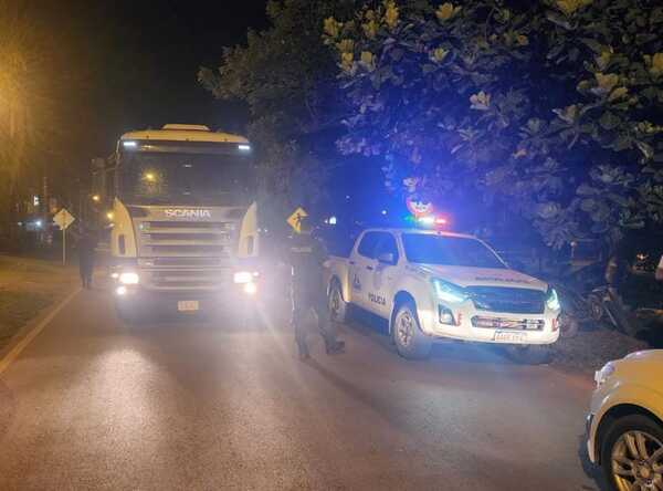 Recuperan en Alto Paraná un camión con soja que fue robado en Caaguazú | 1000 Noticias