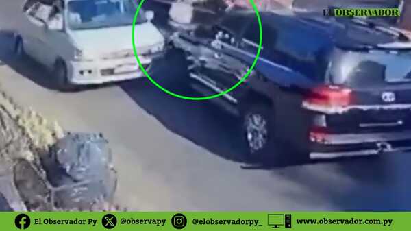 Guardias del Fiscal General golpean a ciudadano que se interpuso en camino de comitiva