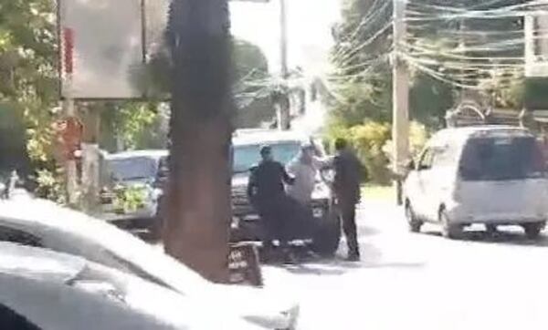 Agredido por guardias de Emiliano Rolón: “Si yo hubiese hecho eso, estaría ahora mismo en la cárcel” - Policiales - ABC Color
