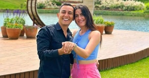 “Comprometidos al SÍ de nuestras vidas” Mariano López y su novia se comprometieron - EPA