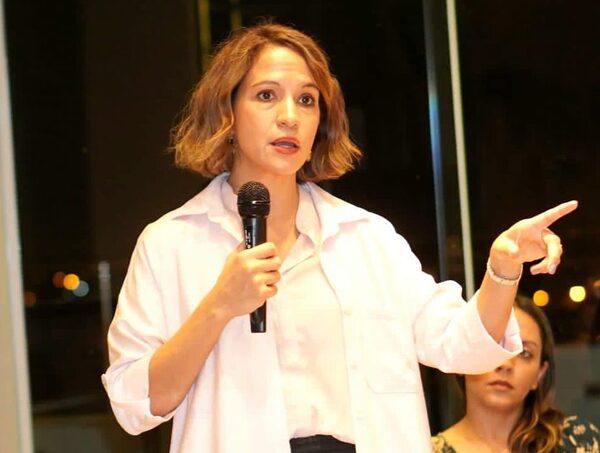 Gobierno requiere USD 300 millones para llevar alimento escolar a todos los estudiantes, dice Giménez · Radio Monumental 1080 AM