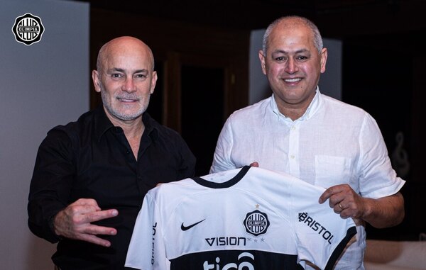 Versus / Miguel Cardona respalda firmemente el trabajo de "Chiqui" Arce