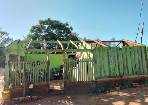 Temporal de lluvia y vientos dejan sin techo a 10 familias en Loreto