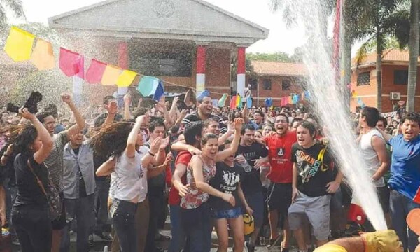Universitarios exigen nuevo blindaje para cubrir Ley de Arancel Cero – Prensa 5