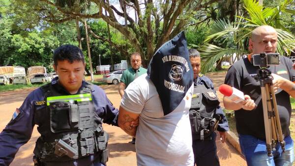 [VIDEO] Detuvieron a barra de Cerro que mostró un arma