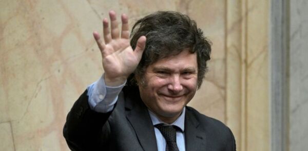Javier Milei afronta un debate parlamentario clave para el futuro de su plan de Gobierno - Revista PLUS