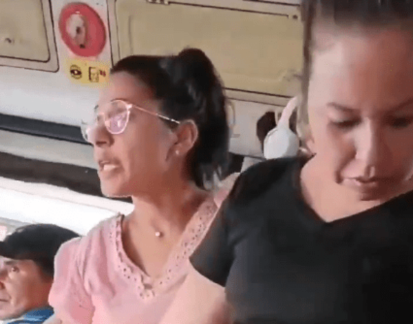 Chofer cumplía con exigencia del VMT al pedir descender por la puerta trasera, dice viceministro · Radio Monumental 1080 AM
