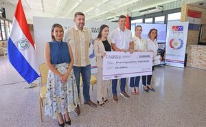 Santiago Peña entrega ayuda económica a emprendedores - ADN Digital