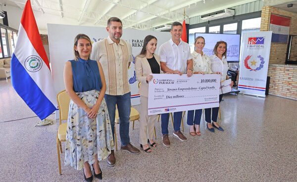 Santiago Peña entrega ayuda económica a emprendedores - ADN Digital