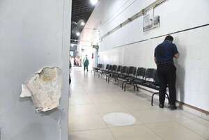 Ineram: tras caída de cielorraso, fiscalizadores inspeccionan hospital para mejoras edilicias - Nacionales - ABC Color