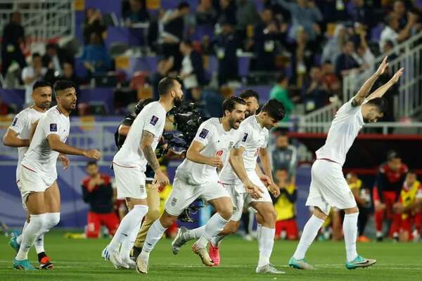 Los penales clasifican a Irán que jugará con Japón en cuartos - Fútbol Internacional - ABC Color