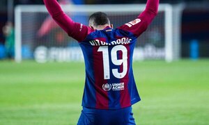 Versus / Vitor Roque da un poco de respiro al Barcelona