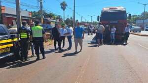 Camión de gran porte, sin frenos, provocó choque múltiple en Encarnación - Policiales - ABC Color
