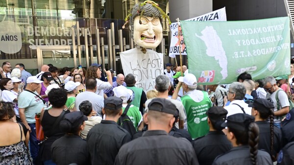 Ley ómnibus: El Congreso argentino debate el megapaquete de reformas de Javier Milei