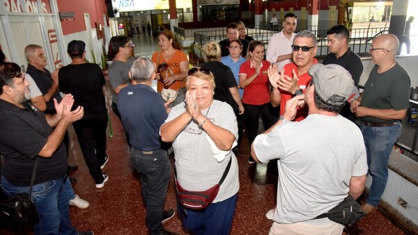 Funcionarios de la Estación de Buses acuerdan reunión con autoridades tras reclamos