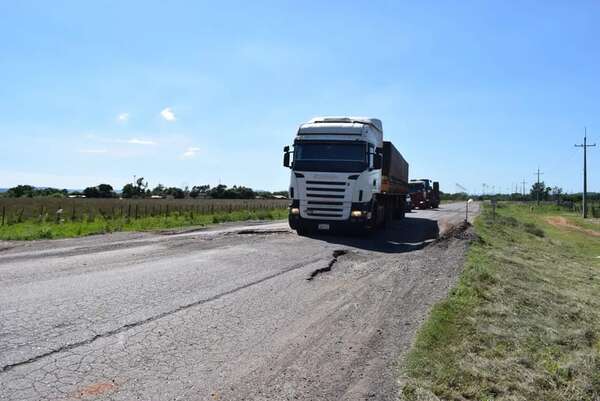 MOPC licitará recapado de la “intolerable ruta PY01″, mientras se aguarda la APP para duplicar la vía - Economía - ABC Color