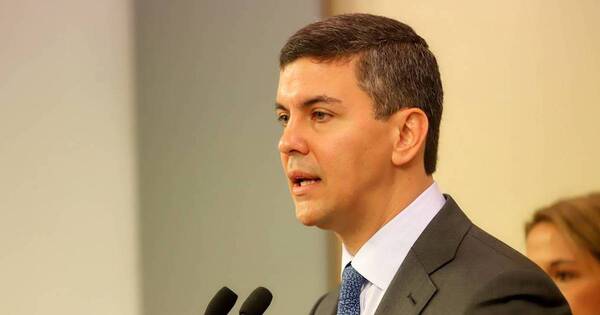 La Nación / El Gobierno hace entrega de apoyo económico a jóvenes emprendedores