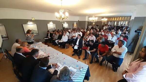 Intendentes rechazan plan de Santiago Peña de despojo de recursos de Fonacide - Política - ABC Color