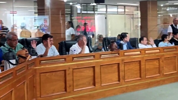 Evitan hablar en sesión sobre aparentes vicios de Parxin
