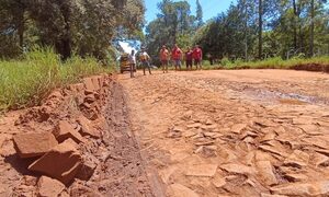 A metros de la planta asfáltica, Miguel Prieto mantiene en abandono a vecinos del Km 12