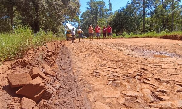 A metros de la planta asfáltica, Miguel Prieto mantiene en abandono a vecinos del Km 12