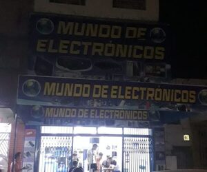 Hurtan electrónicos en microcentro de CDE