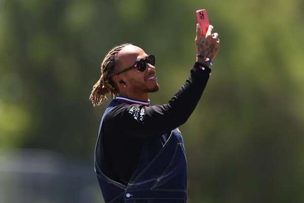 Lewis Hamilton deja Mercedes y será piloto de Ferrari en 2025 - ABC Motor 360 - ABC Color
