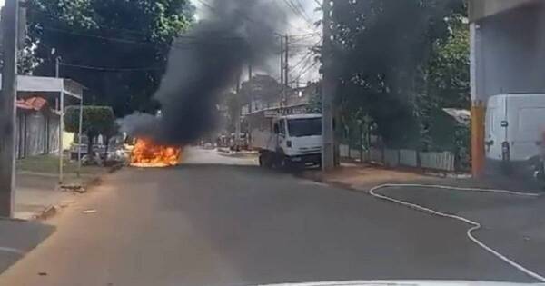 Diario HOY | Vehículo se incendia en plena marcha tras ser retirado del taller
