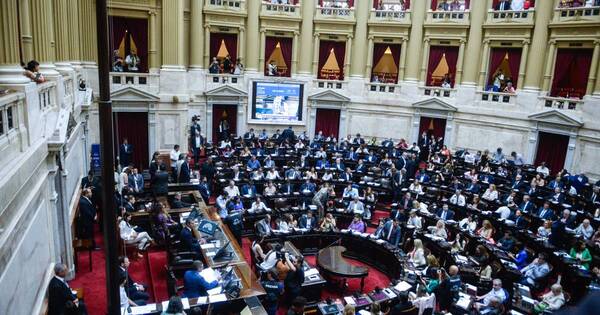 La Nación / Argentina: diputados reanudan este jueves el debate de la Ley Ómnibus