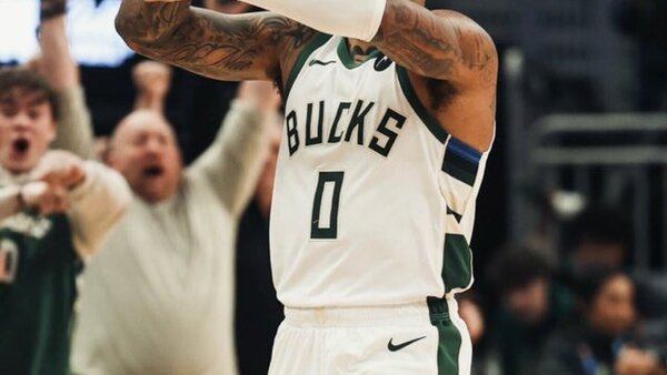Lillard se estrella en su regreso a Portland